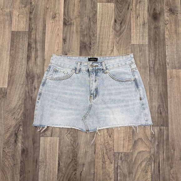 White Fox boutique raw hem denim jean skirt - Picture 3 of 7